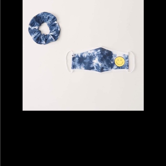abercrombie kids Other - Abercrombie Kids Matching Mask and Scrunchie